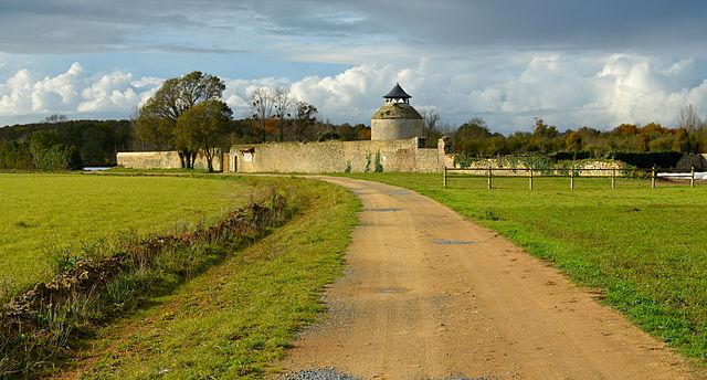 Machecoul/immobilier/CENTURY21 Lac et Marais/machecoul abbaye notre dame