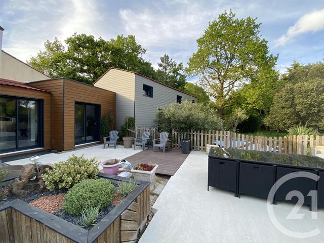 maison à vendre - 10 pièces - 238.75 m2 - LA GARNACHE - 85 - PAYS-DE-LOIRE - Century 21 Lac Et Marais maison à vendre - 10 pièces - 238.75 m2 - LA GARNACHE - 85 - PAYS-DE-LOIRE - Century 21 Lac Et Marais