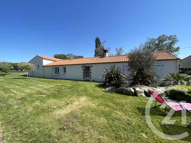 maison à vendre - 6 pièces - 155.06 m2 - VILLENEUVE EN RETZ - 44 - PAYS-DE-LOIRE - Century 21 Lac Et Marais