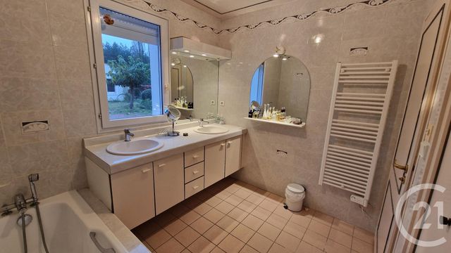 Afficher la photo en grand maison à vendre - 8 pièces - 185.81 m2 - VILLENEUVE EN RETZ - 44 - PAYS-DE-LOIRE - Century 21 Lac Et Marais