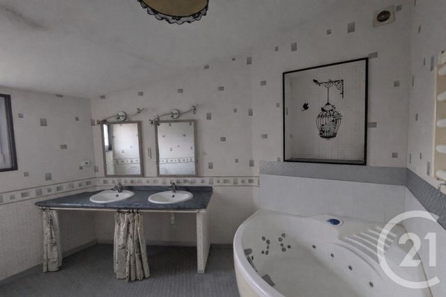 maison à vendre - 6 pièces - 155.24 m2 - ST PHILBERT DE GRAND LIEU - 44 - PAYS-DE-LOIRE - Century 21 Lac Et Marais