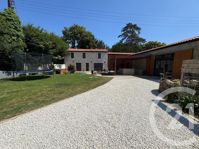 maison à vendre - 8 pièces - 209.7 m2 - ST PHILBERT DE GRAND LIEU - 44 - PAYS-DE-LOIRE - Century 21 Lac Et Marais