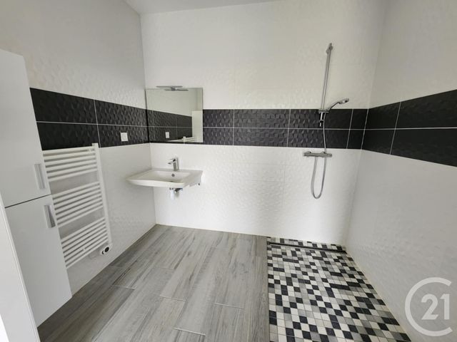 maison à louer - 4 pièces - 100.0 m2 - VILLENEUVE EN RETZ - 44 - PAYS-DE-LOIRE - Century 21 Lac Et Marais