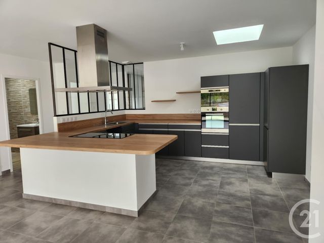 maison à louer - 4 pièces - 100.0 m2 - VILLENEUVE EN RETZ - 44 - PAYS-DE-LOIRE - Century 21 Lac Et Marais