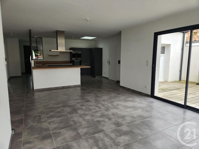 maison à louer - 4 pièces - 100.0 m2 - VILLENEUVE EN RETZ - 44 - PAYS-DE-LOIRE - Century 21 Lac Et Marais